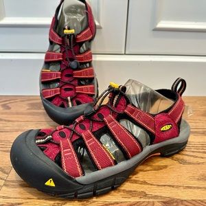 KEEN Newport Waterproof Sandals - Women 8.5 water, hiking, red, Excellent